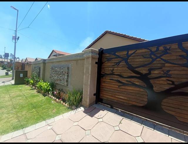 3 BEDROOM HOUSE FOR SALE IN WITPOORTJIE